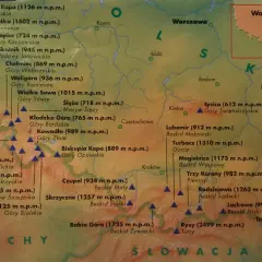 Mapa Polski z zaznaczonymi szczytami, ukazująca korona gór polskich i ich wysokość.