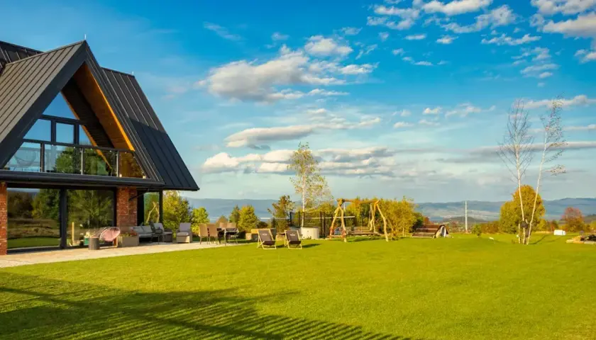 Bacówka w Białce Tatrzańskiej: Luksusowy domek czy prawdziwy oscypek?