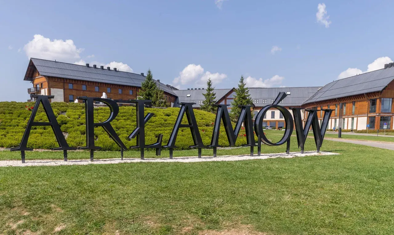 Hotel Arłamów - sprawdź aktualne hotel arłamów ceny i zarezerwuj pobyt w luksusowym otoczeniu.