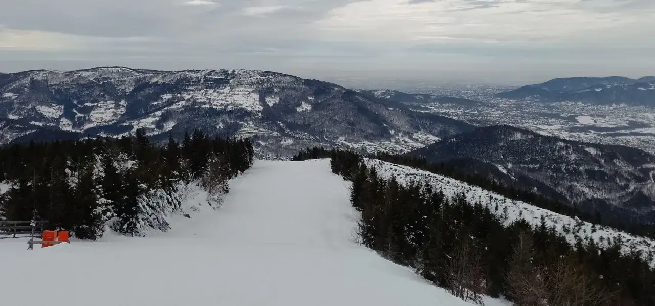 Skrzyczne szlak niebieski widok na wyciąg