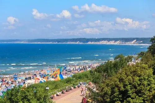 różne typy noclegów nad morzem polskim